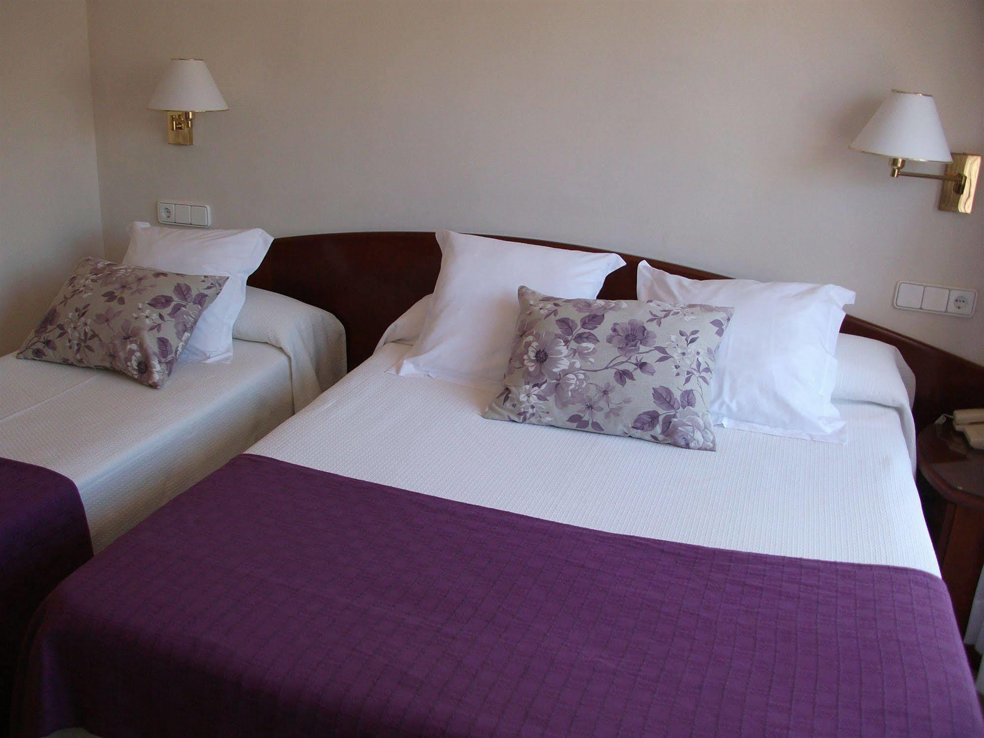 Rvhotels Avenida 2*